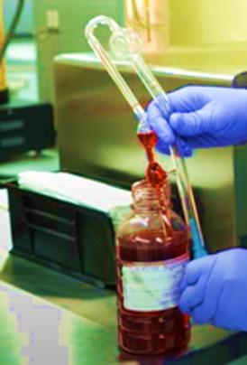 Laboratório análise de óleo lubrificante